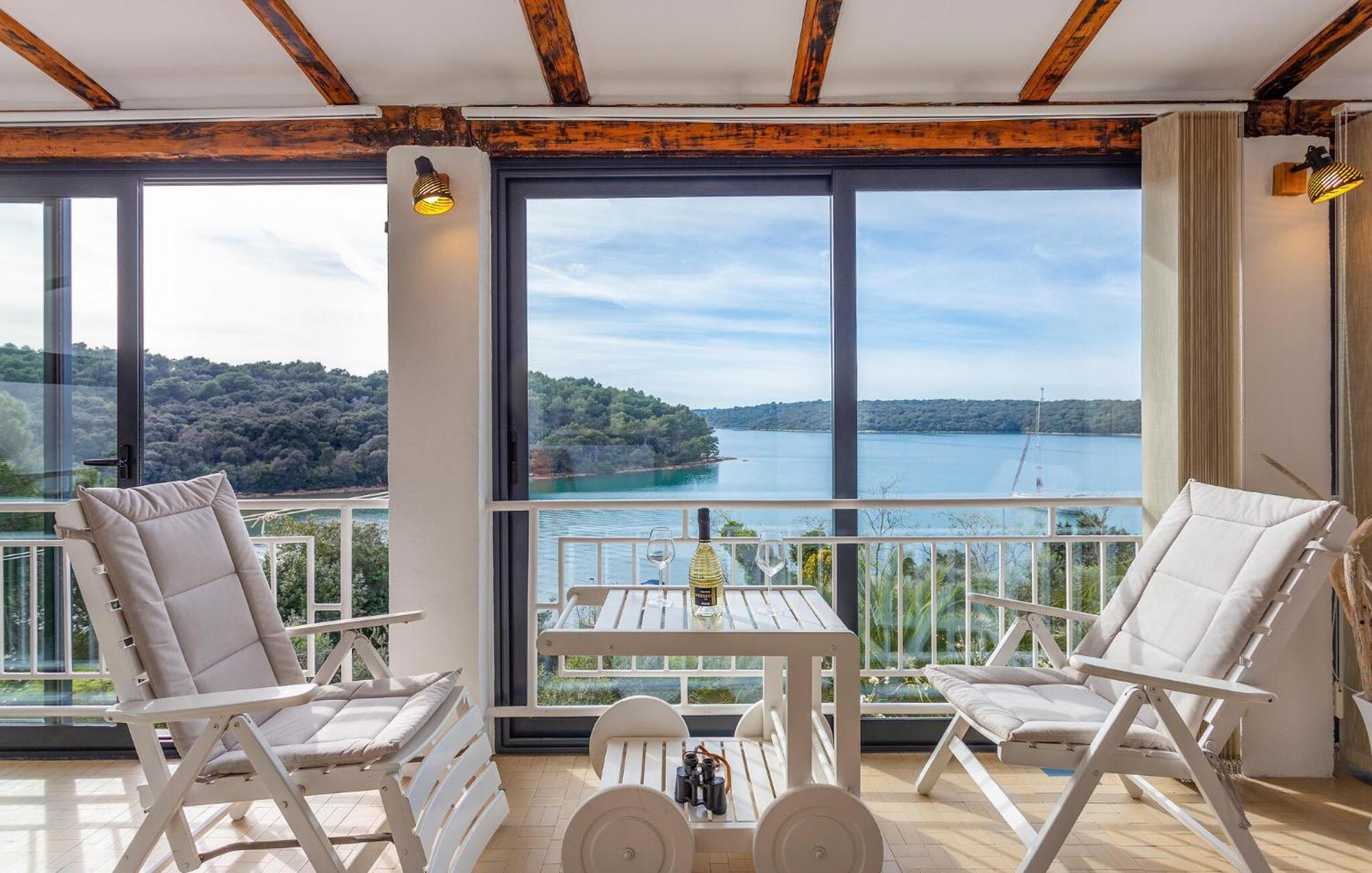 Apartman Stunning Apartment In Pula With Kitchen