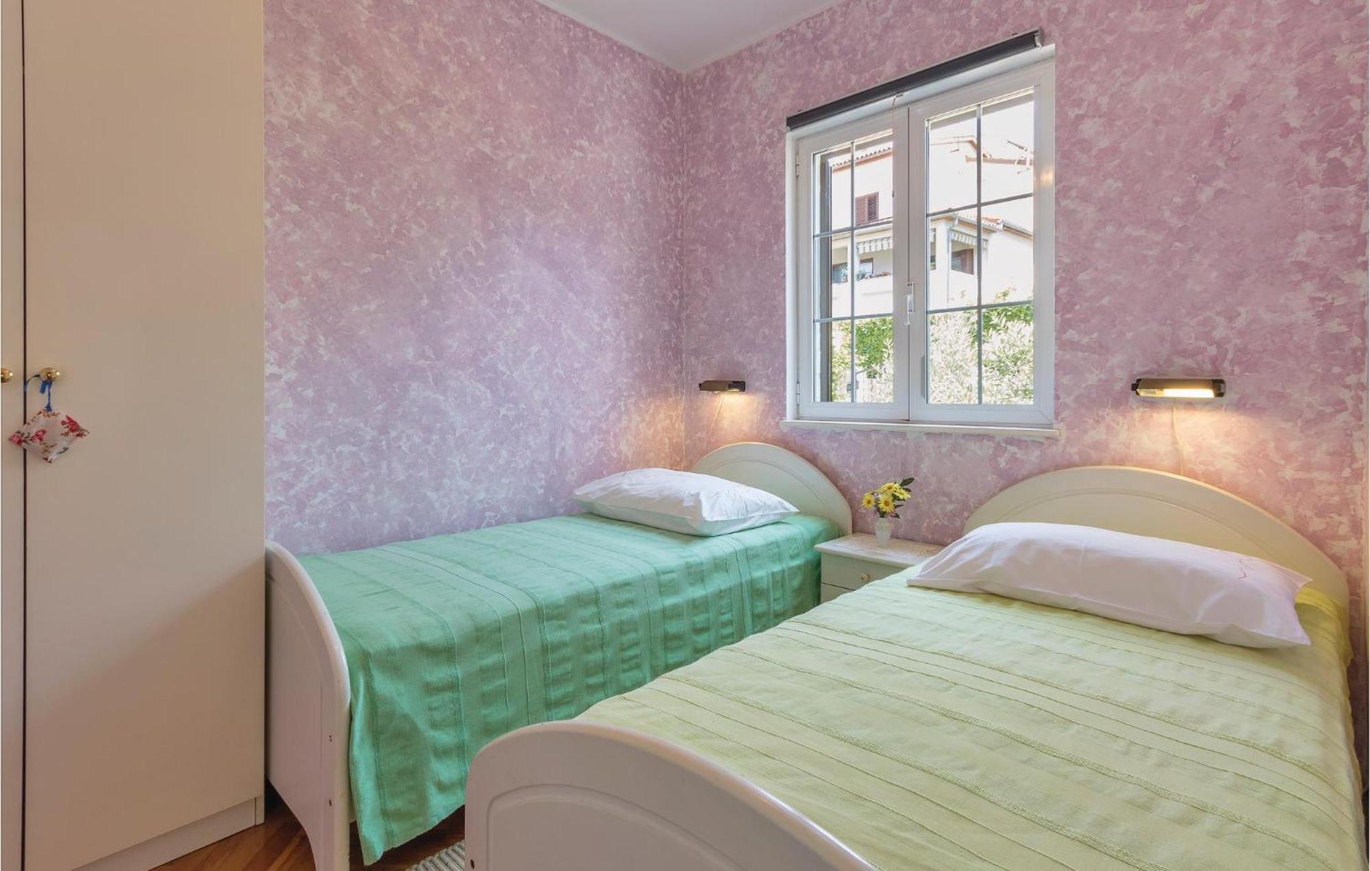 Apartman Stunning Apartment In Pula With Kitchen Pula